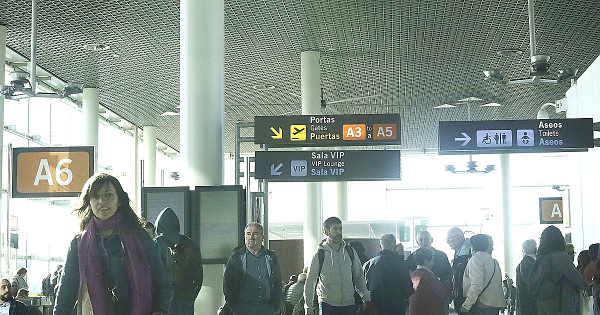 El aeropuerto de Santiago estrena una nueva ruta que enlaza Galicia con Jerez