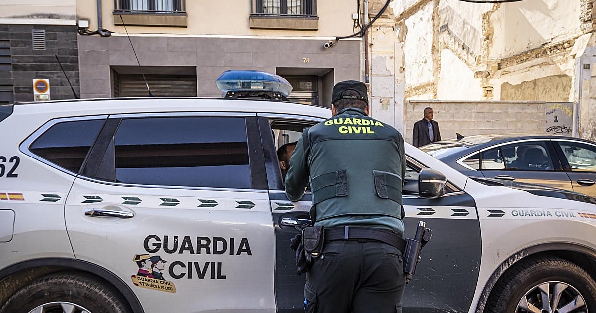 Un okupa secciona la oreja a un vecino con una hoz