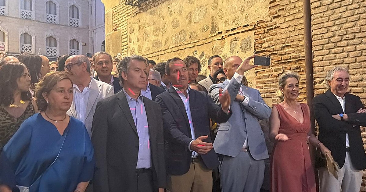El PSOE y dos ediles de Vox abandonan la la carrera procesional del Corpus y acusan al PP de «uso partidista»