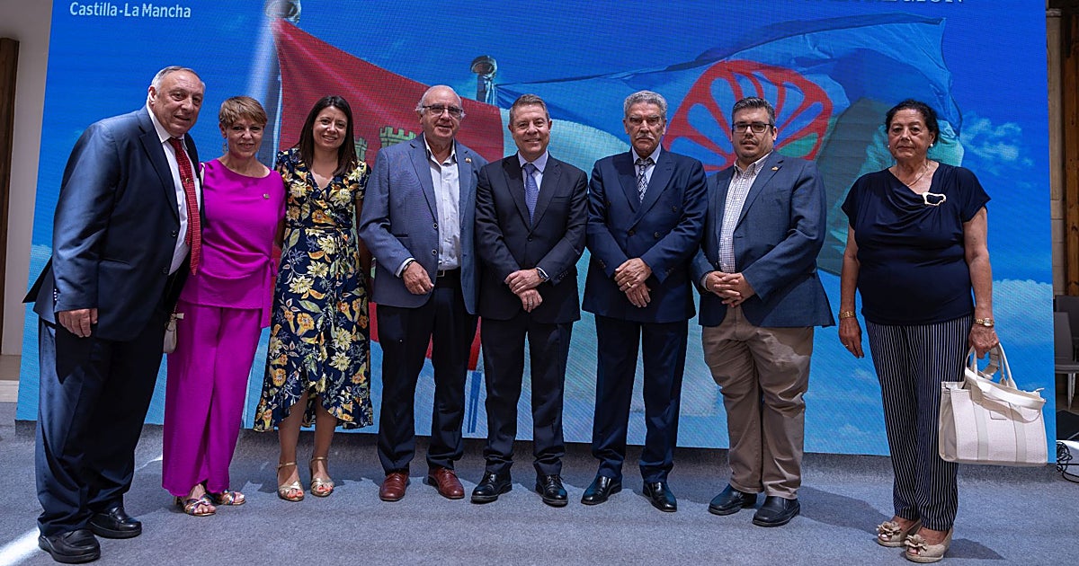 Día del Pueblo Gitano en Castilla-La Mancha: Page se compromete a llegar hasta los dos millones en estrategias de integración