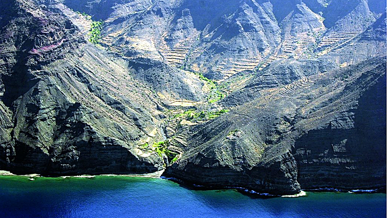 El refugio de Quevedo en Canarias: una playa virgen de agua cristalina a la que llegar es una aventura