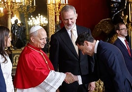 Juanma Moreno espera poder invitar al Papa León XIV a visitar Andalucía: «Tenemos un fervor popular que es único»