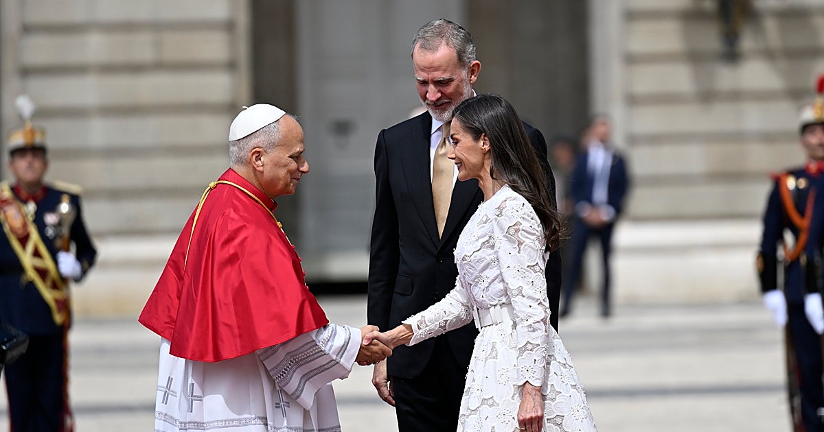 La Reina Letizia elige un vestido con sello cordobés para re