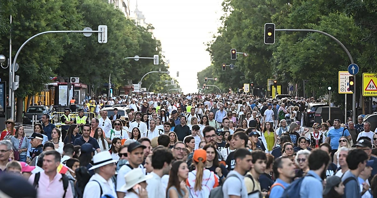 Decenas de personas se quedan a las puertas de la misa en Ci