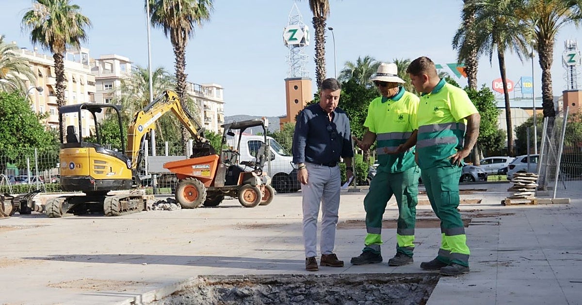 El Ayuntamiento inicia las obras de ajardinamiento de la pla