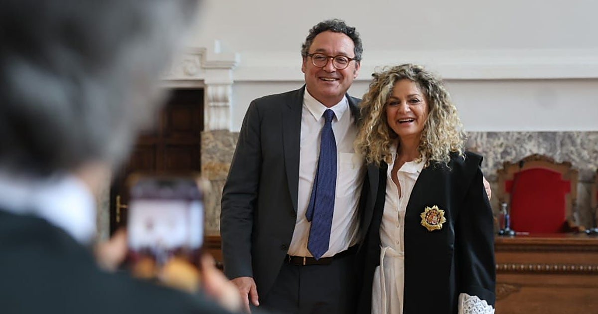 Garzón y Delgado arropan la toma de posesión de la esposa de