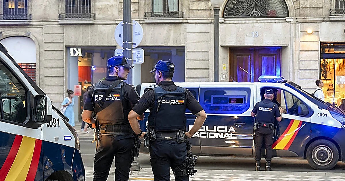 Un joven bajo los efectos de las drogas agrede a un policía 