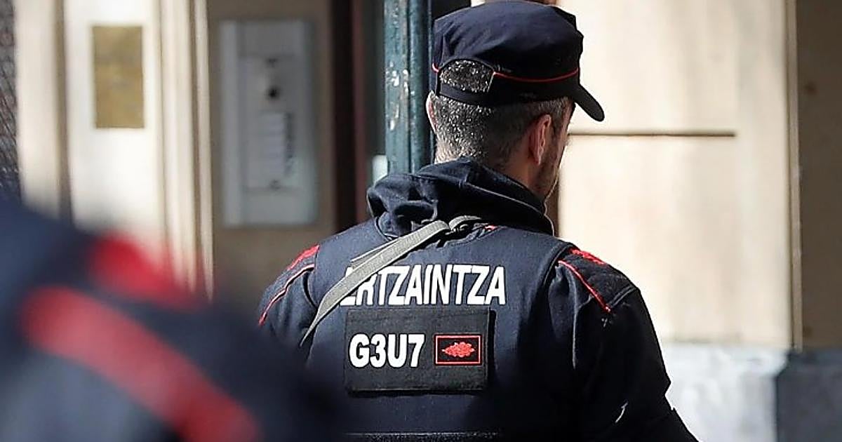 Detenido un hombre en Bilbao por amputar un dedo de un mordi