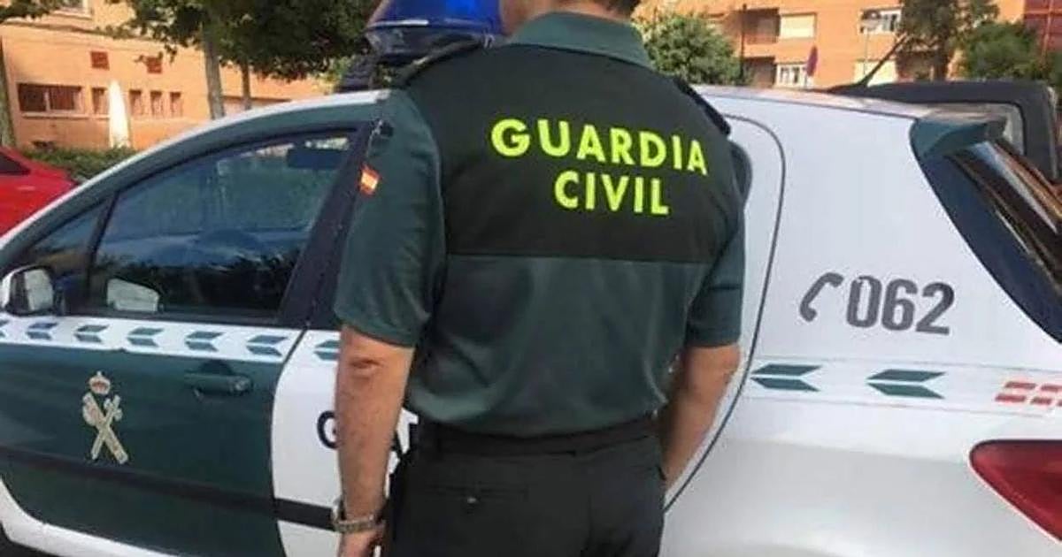 Muere un motorista de 51 años al salirse de la vía en una ca