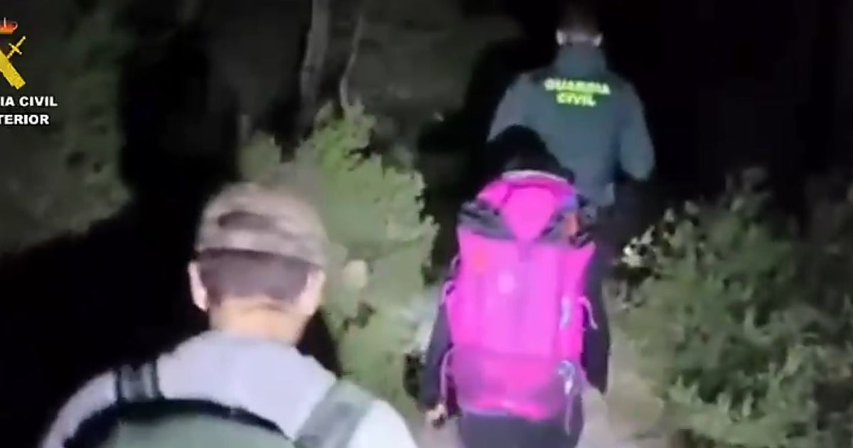 Tres kilómetros a pie, en plena noche y por una zona escarpa