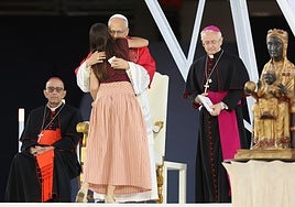 «¿Dónde estaba Dios cuando era niña?»: la dramática pregunta de Desiré al Papa en la vigilia de Barcelona