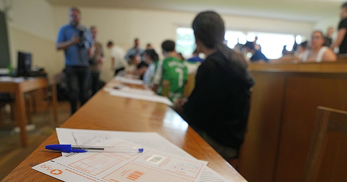 La rectora de la USC defiende que los exámenes de la PAU los