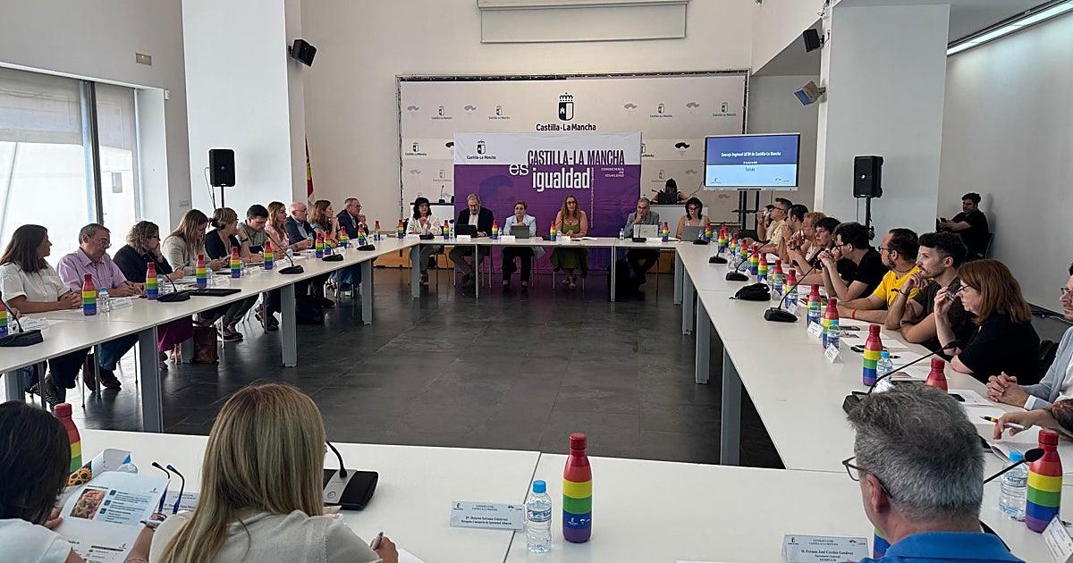Castilla-La Mancha constituye el Consejo Regional LGTBI para