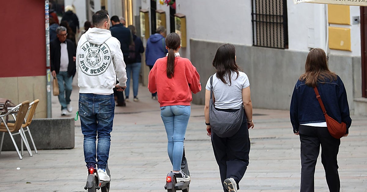 Hospitalizada una joven de 16 años tras chocar su patinete c