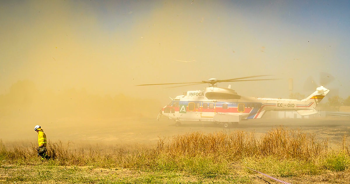 Infoca mantiene 70 profesionales por tierra en el incendio d