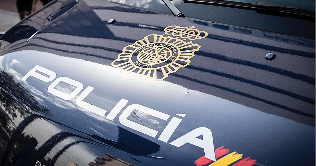 Intenta vender en Granada dos equipos musicales al hombre al