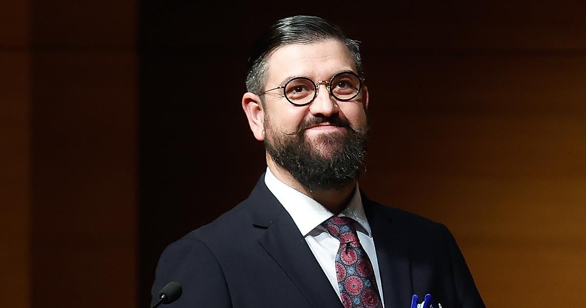 El lado más personal de Manu Sánchez: sus estudios, su puebl
