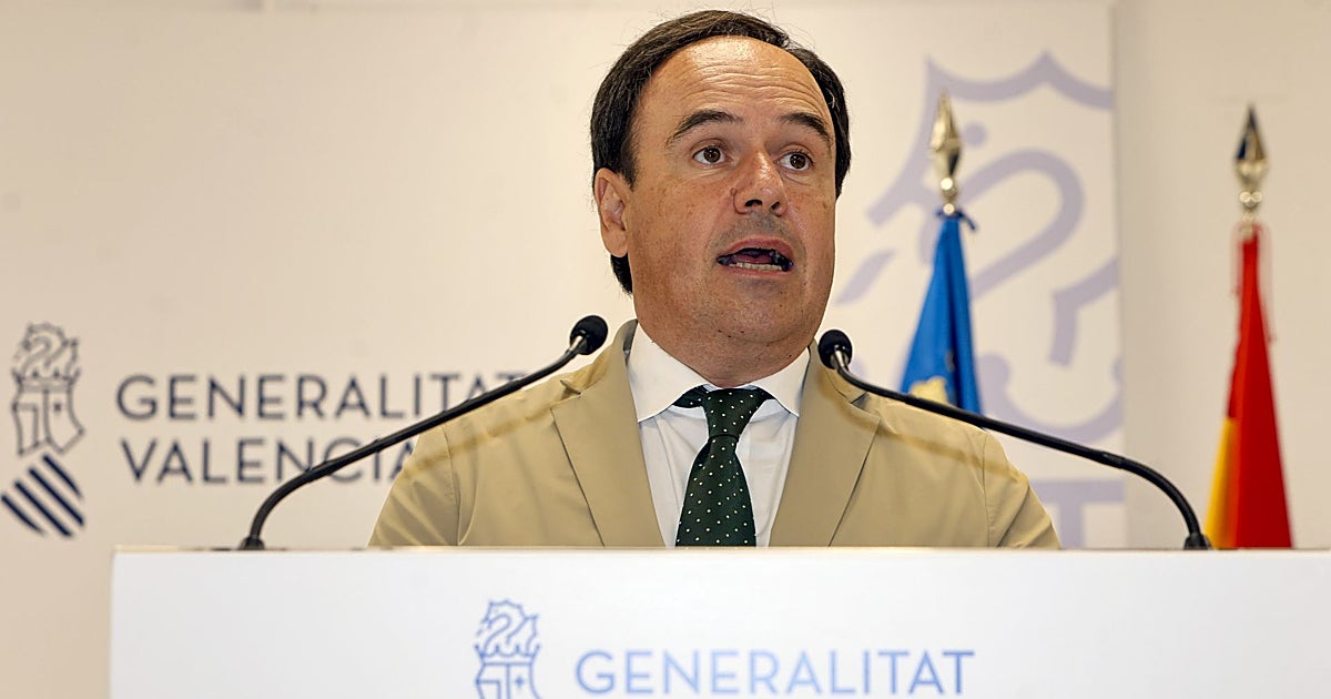 Llorca pide negociar en verano tras la huelga de profesores y activa ya mejoras sin mención al sueldo