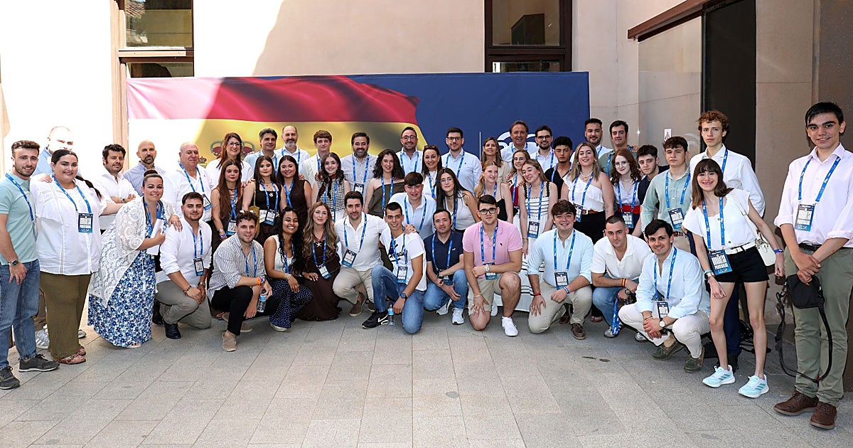 «Ser ambiciosos, rebeldes e inconformistas»: Núñez reivindica a los jóvenes como motor del cambio político