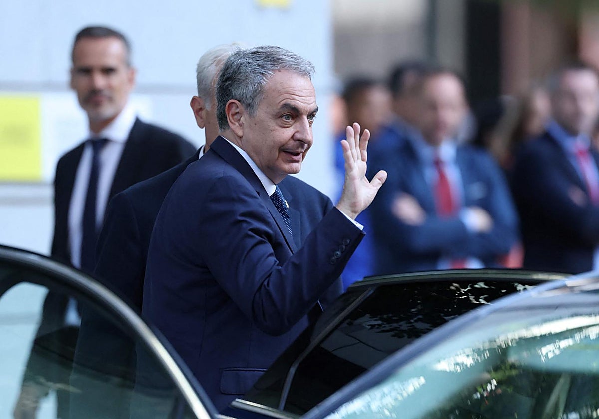 El expresidente descarga en su secretaria Gertrudis la gestión de su trabajo&hellip;
