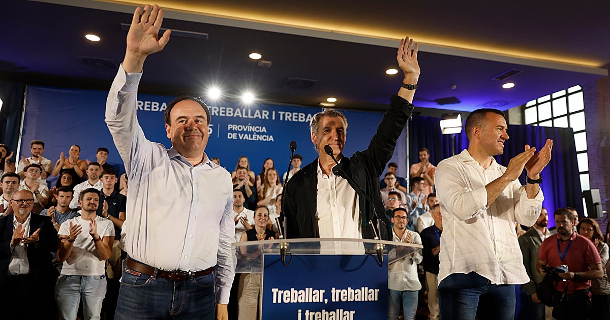 Feijóo regresa a un PP valenciano movilizado y sin candidato