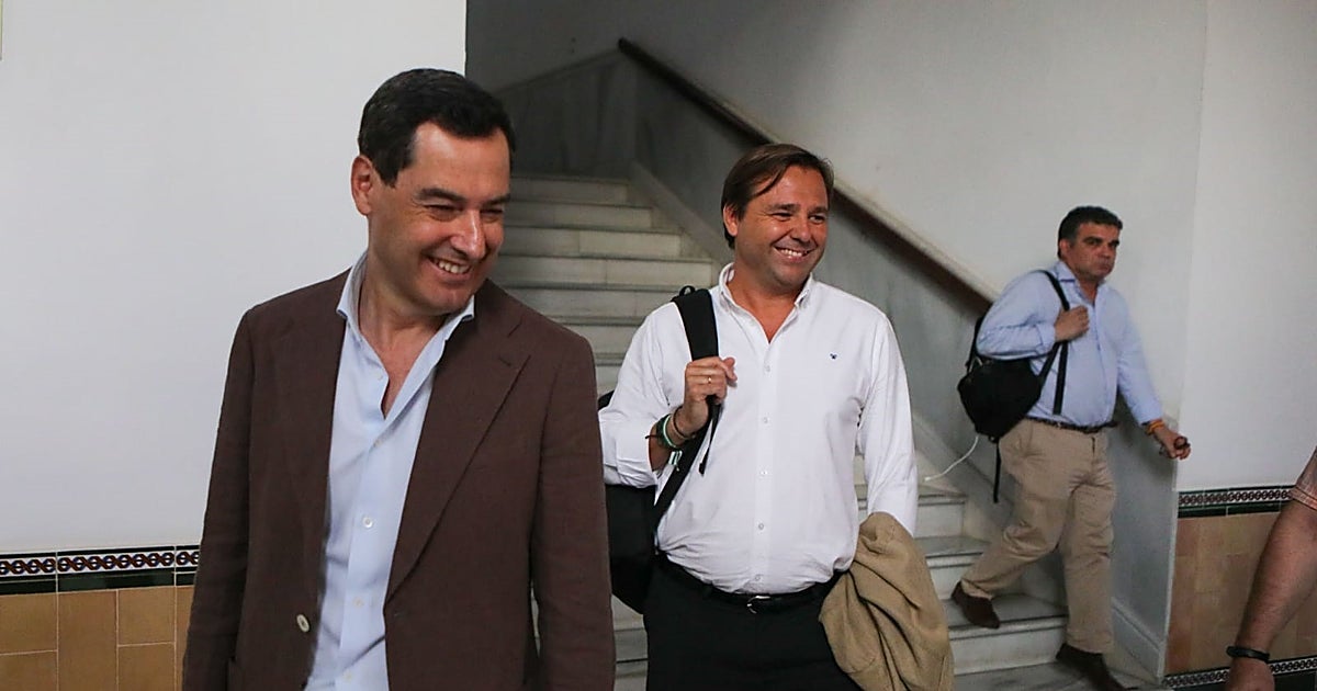 Juanma Moreno sobre el pacto con Vox en Andalucía: «No hay acuerdo aún. Ya quisiera yo»