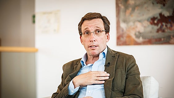 José Luis Martínez-Almeida: «El parquímetro en fines de semana en Bernabéu o Ventas permitirá aparcar a los vecinos»