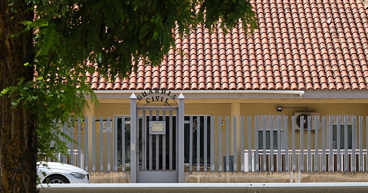 Hospitalizada una mujer de 37 años tras ser agredida con arma blanca por un hombre en la calle en Las Pedroñeras