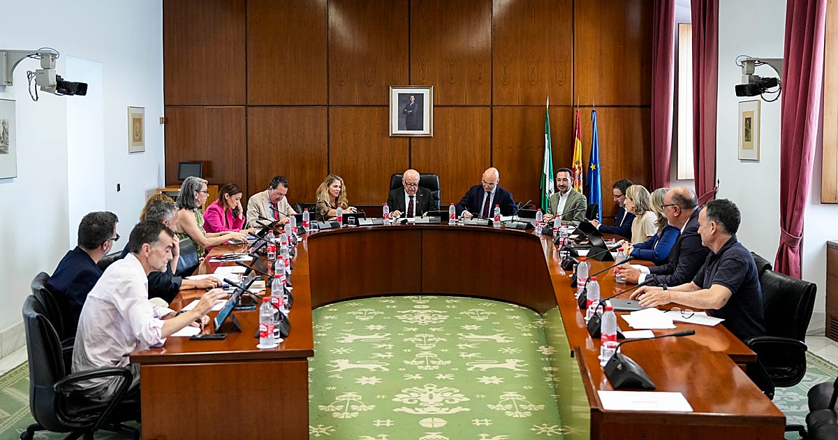 PP y Vox tienen una semana para cerrar el acuerdo y hacer presidente a Juanma Moreno
