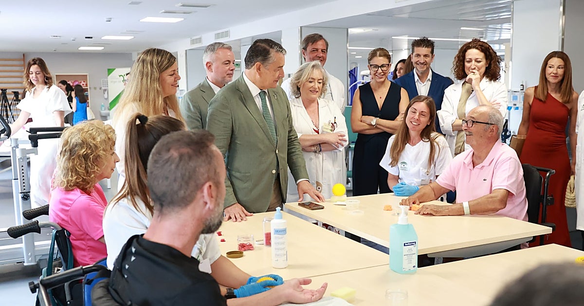 La Unidad de Lesión Medular del Virgen del Rocío recibe el certificado de Excelencia en Humanización