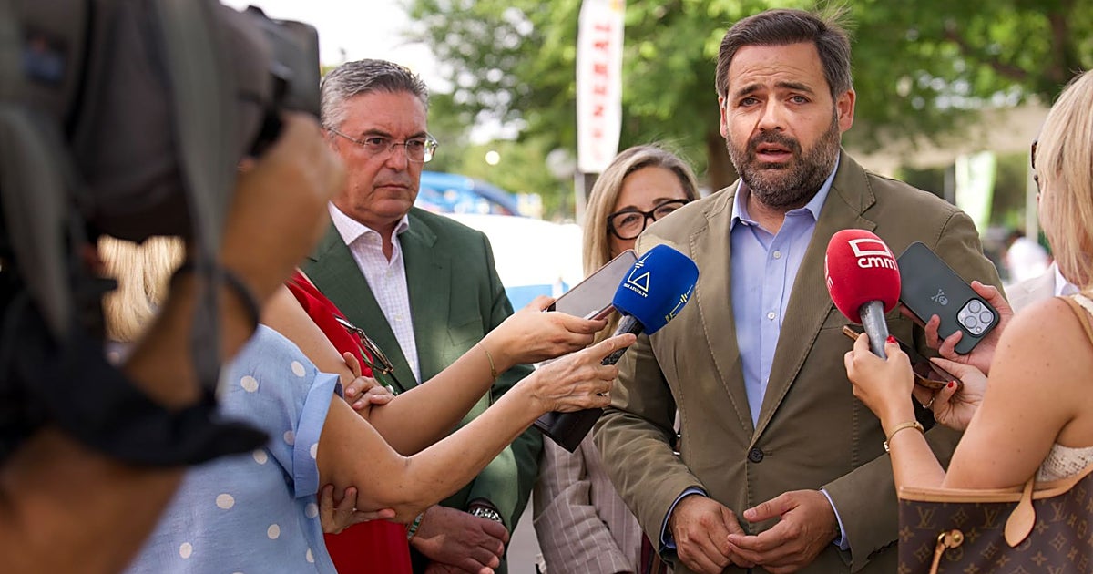 Núñez exige a Page que ordene a sus ocho diputados votar a favor de la cuestión de confianza a Sánchez