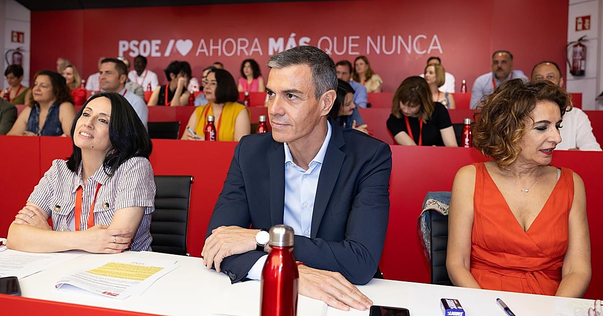 Sánchez replica a Page por pedir adelanto electoral y le recuerda que en 2016 favoreció la investidura de Rajoy