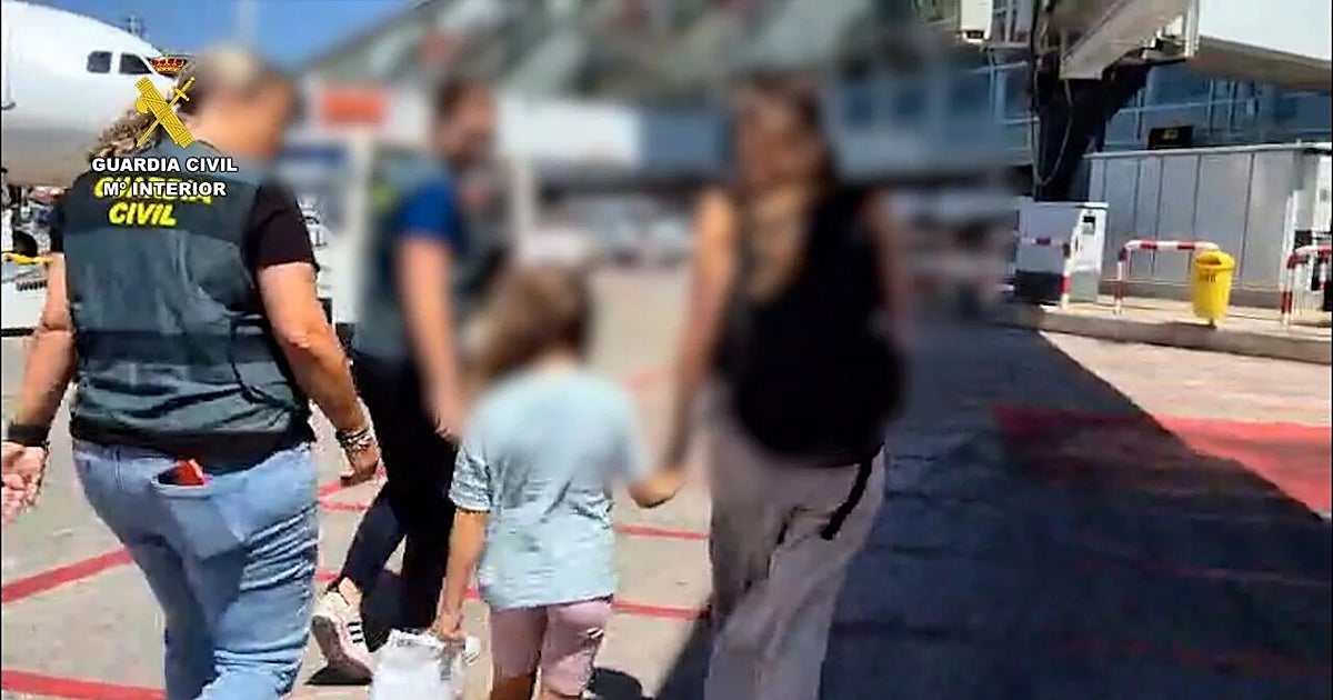 Rescatada en Kosovo una niña de seis años que su padre sacó de Mallorca en el maletero