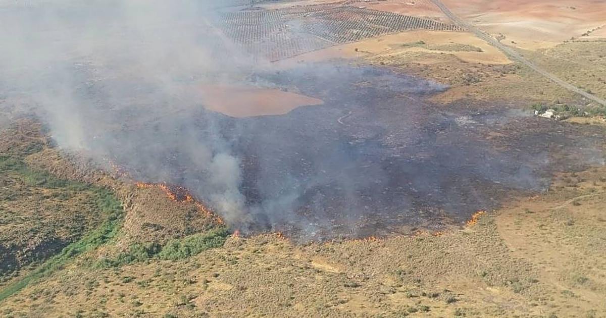 Más de medio centenar de vecinos desalojados por un incendio en Calzada de Calatrava