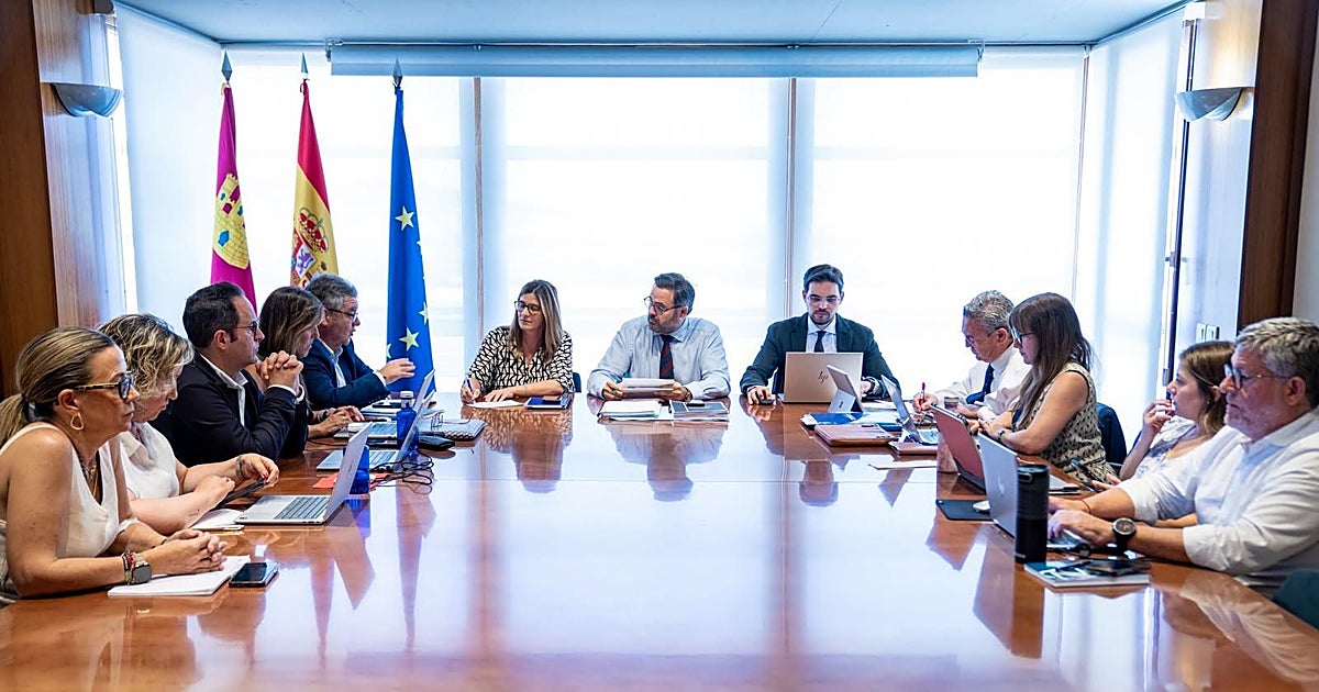 El PP denuncia barracones, aulas apuntaladas y alumnos en pasillos: «Page ha abandonado la educación»