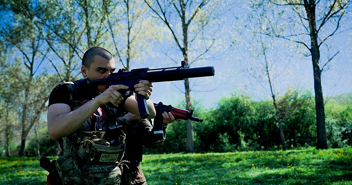 Reservistas voluntarios, los civiles que defenderían a España: «No somos frikis del Ejército»