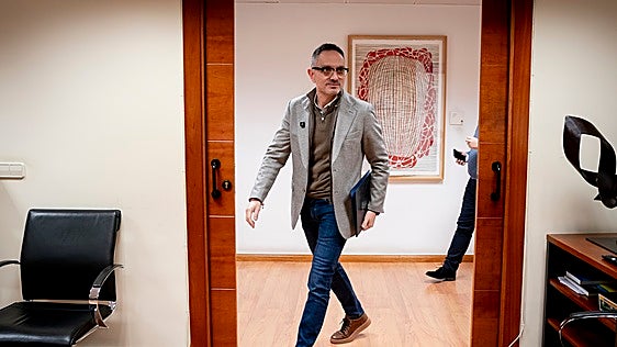 La juez rechaza el recurso del alcalde de Móstoles contra la admisión de la querella por presunto acoso