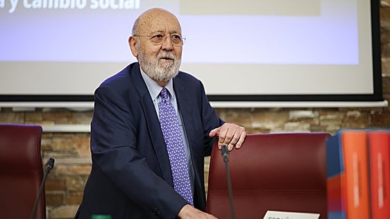 Recogen firmas para que el CIS pregunte sobre corrupción, como prometió Sánchez