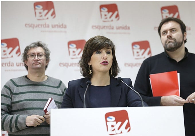 Ron (izquierda) junto a Yolanda Díaz.