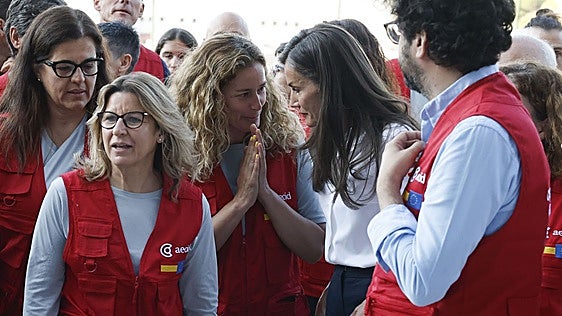 La Reina destaca la «profesionalidad, rigor y cariño» de los chalecos rojos que parten hacia Venezuela