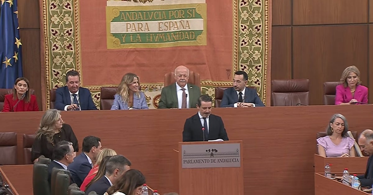 Juanma Moreno, investido presidente por tercera vez gracias al apoyo de Vox