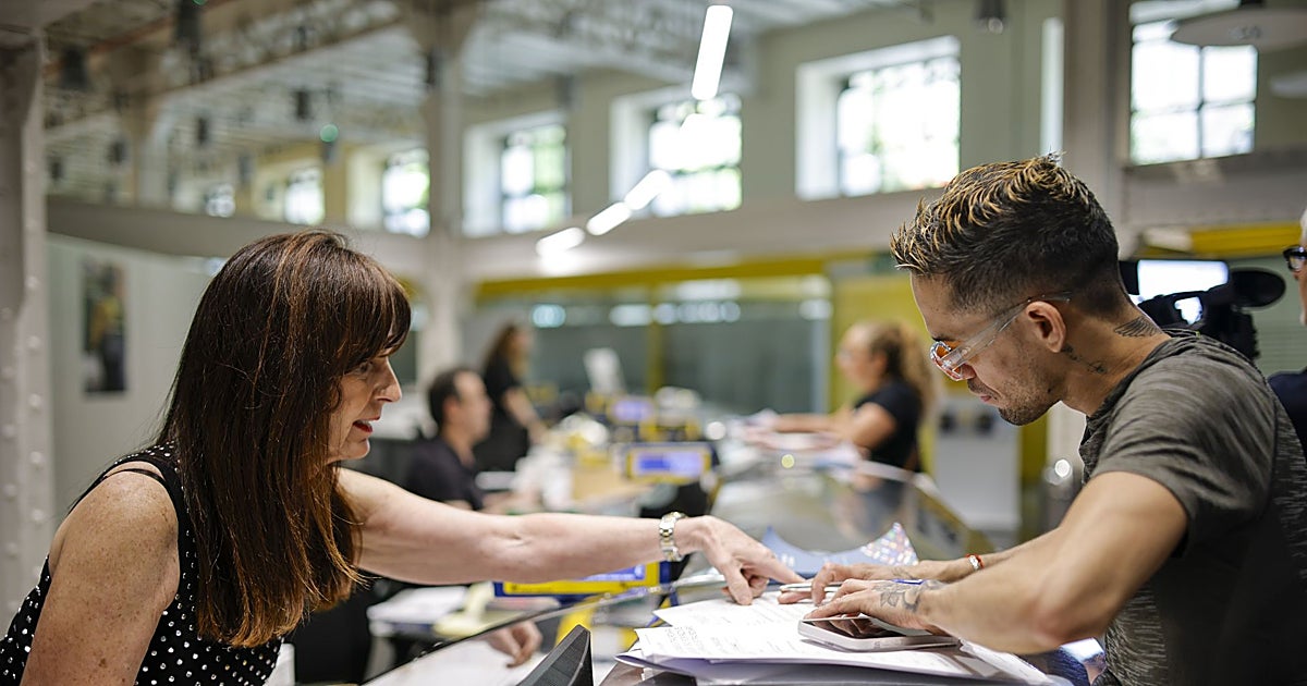 La regularización de extranjeros en Andalucía duplica el récord del proceso histórico de Zapatero