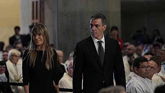 Pedro Sánchez y su esposa Begoña Gómez en la Sagrada Familia