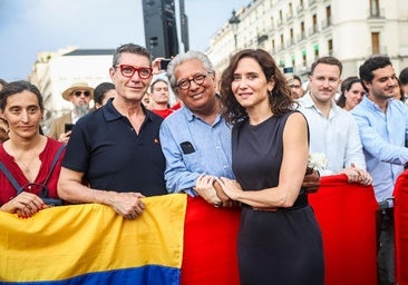 Madrid se solidariza con la diáspora venezolana en una Puerta del Sol bajo el chaparrón