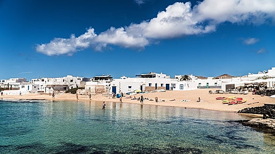 Sara Carbonero, convencida sobre cuál es la mejor zona de España para irse de vacaciones en verano: «Me perdería en esta isla»