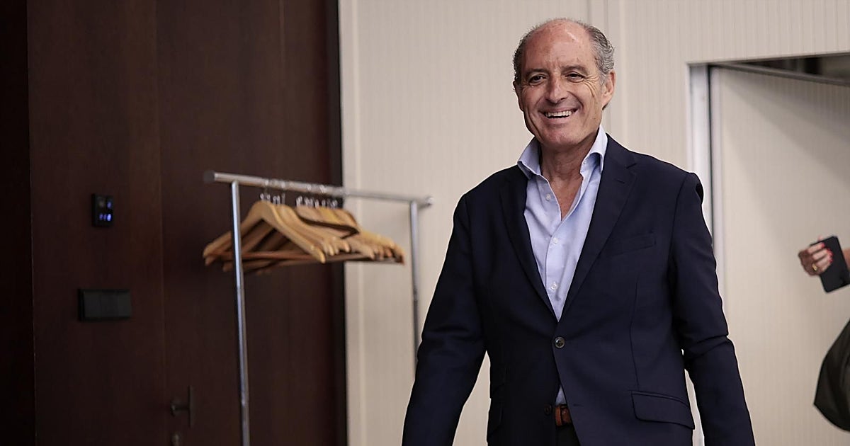 Camps presiona a Feijóo para que el candidato del PP valenciano se elija en un congreso