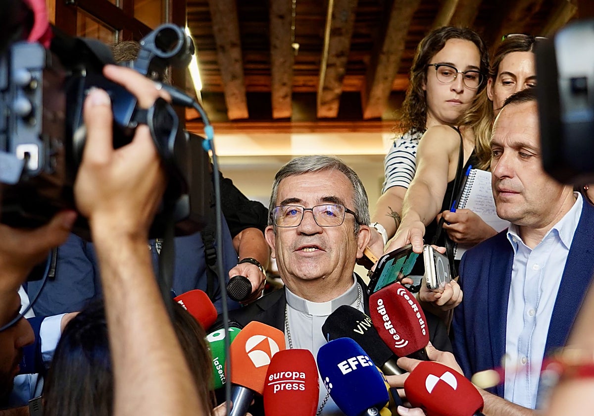 Argüello aclara que su referencia a «banda de ladrones» es una cita de San Agustín sobre el Estado en general