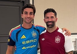 Nando, peluquero de la selección española: «Tienes que estar dispuesto a todo para trabajar con futbolistas»