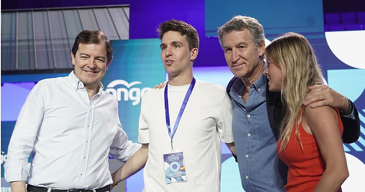Feijóo llama a los jóvenes a liderar el «cambio» y ser «propietarios de su vida»