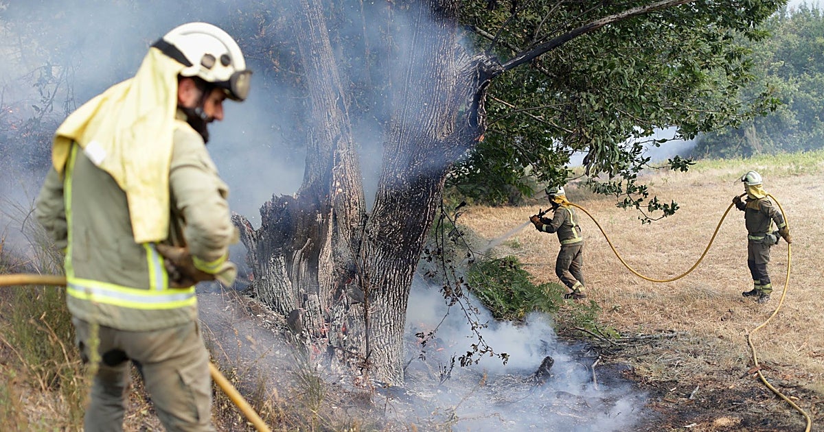 Activos incendios forestales en Laxe, Vimianzo y Ribas de Sil, en nivel 2 durante la madrugada por cercanía a población